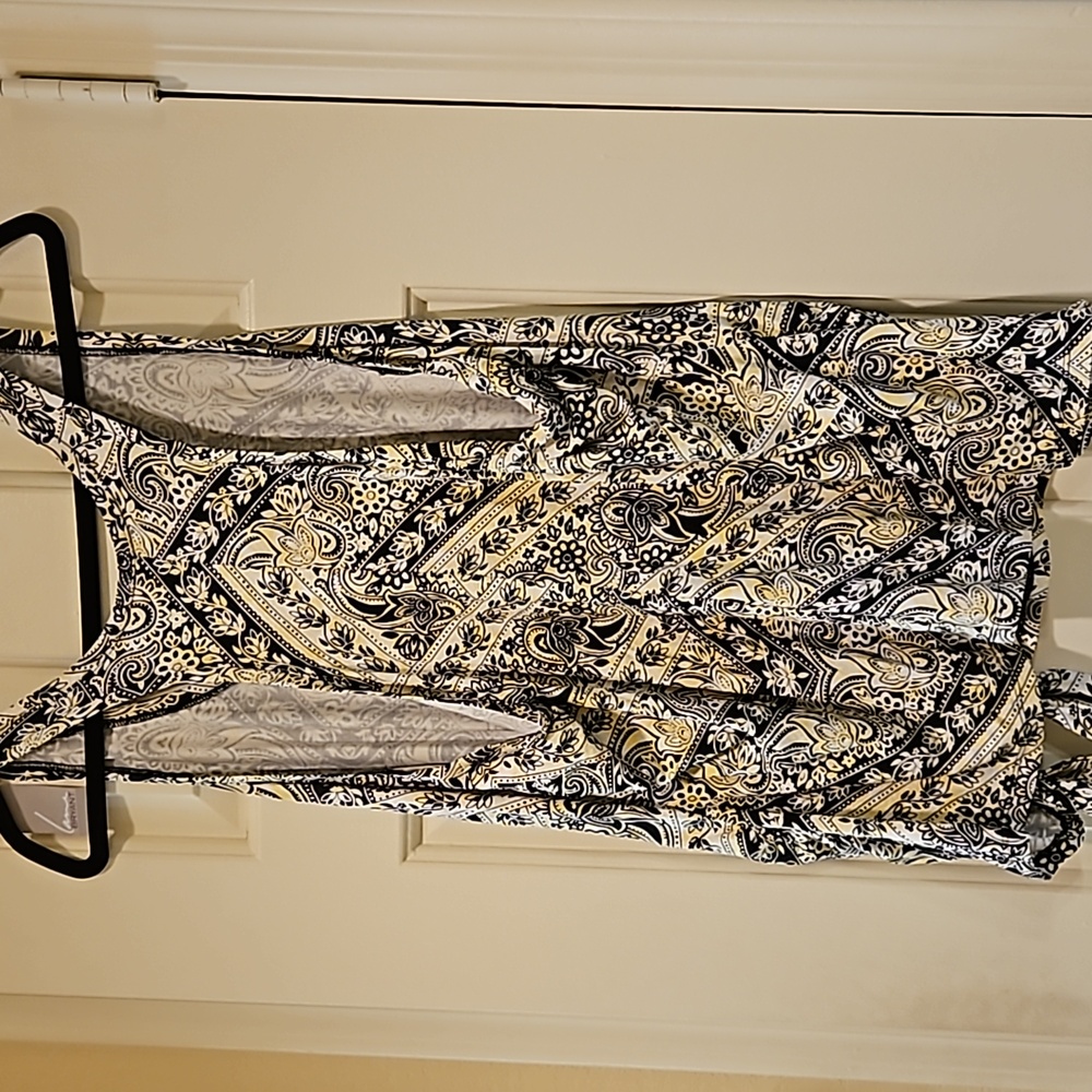 Lane Bryant NWT Navy and Yellow tank/workout top Size 18/20 - Picture 8 of 8